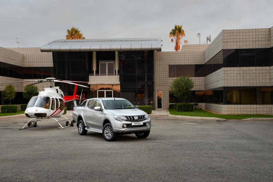  Mitsubishi Triton Double Cab 2017 года  (ZA) (фото 28 из 30)